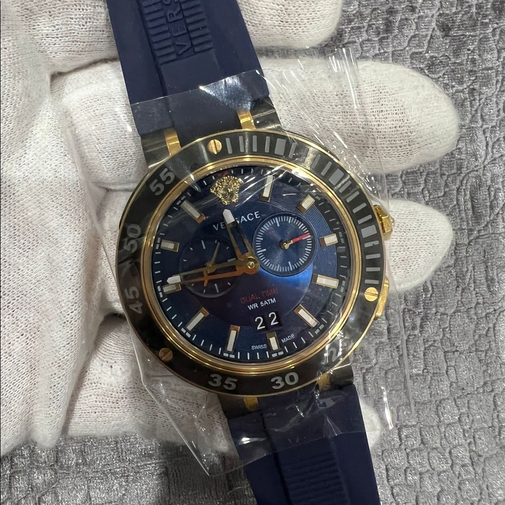 NIB Blue Versace Watch - Picture 5 of 13